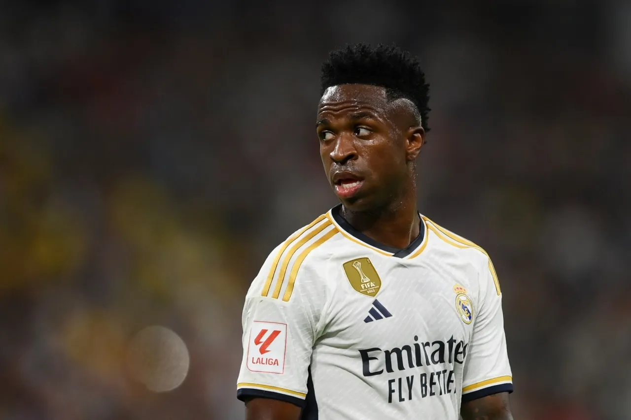 فينيسيوس تحت أنظار 4 عمالقة في البريميير ليغ