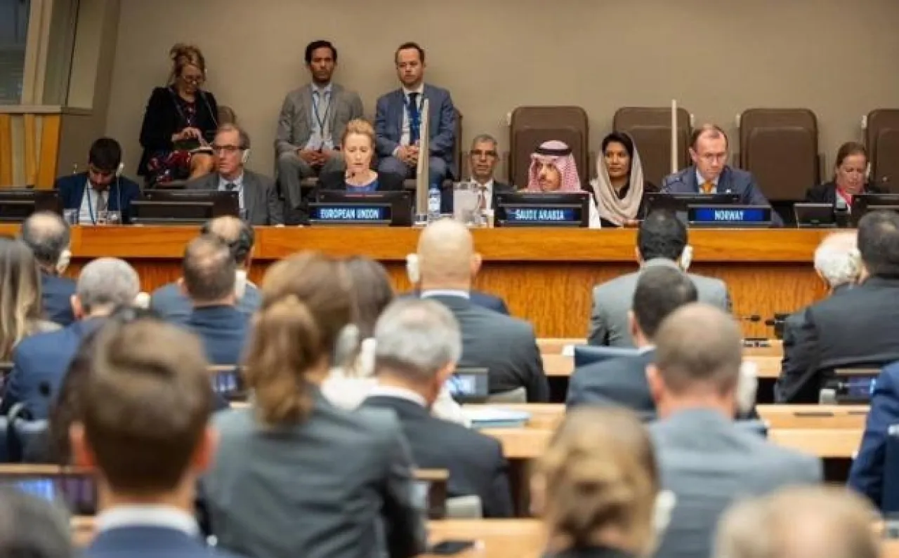 12 دولة تشكل تحالفا لدعم السلطة الفلسطينية ماليا