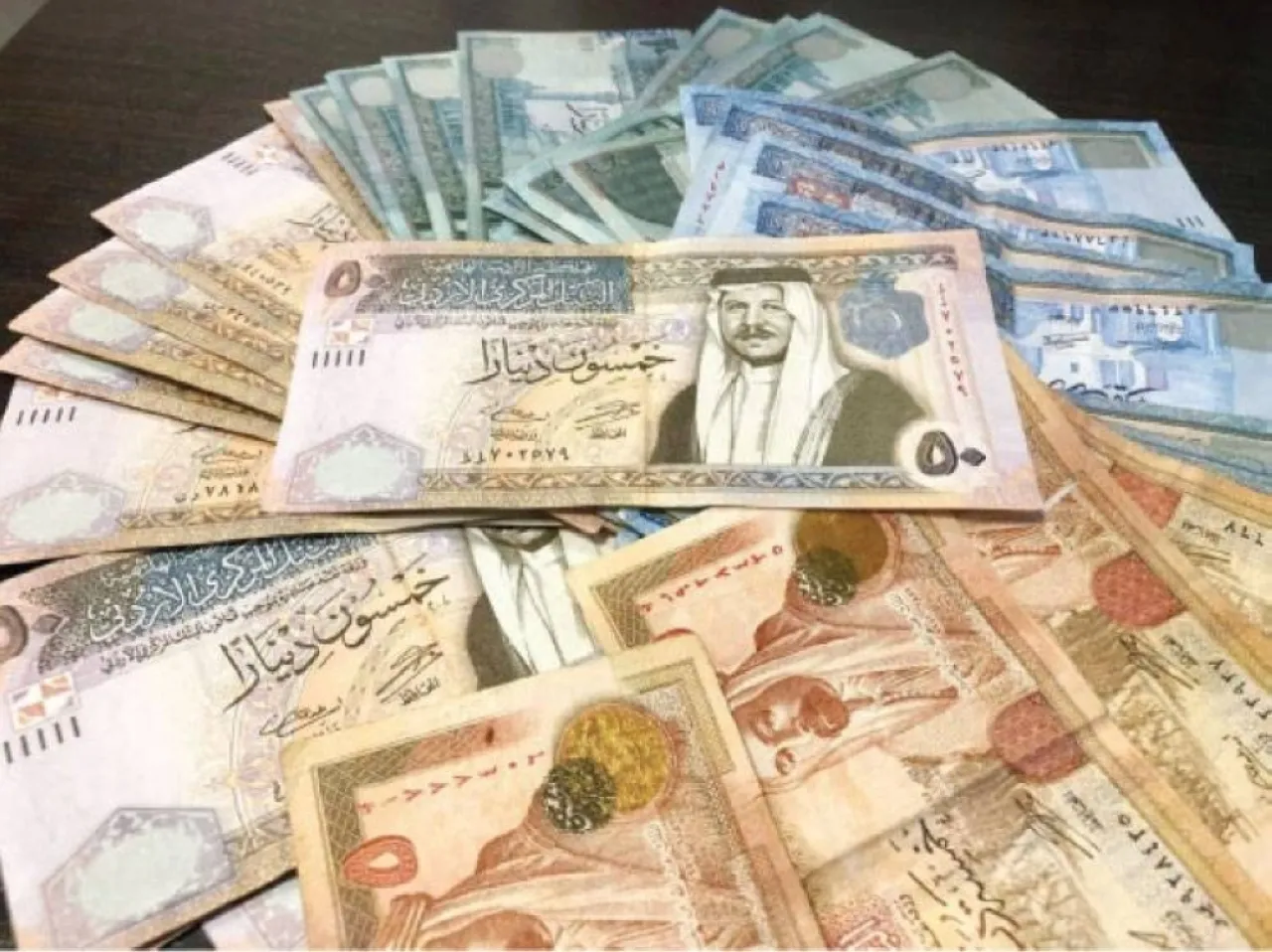 الديون المتعثرة لدى الجهاز المصرفي الاردني تلامس ملياري دينار