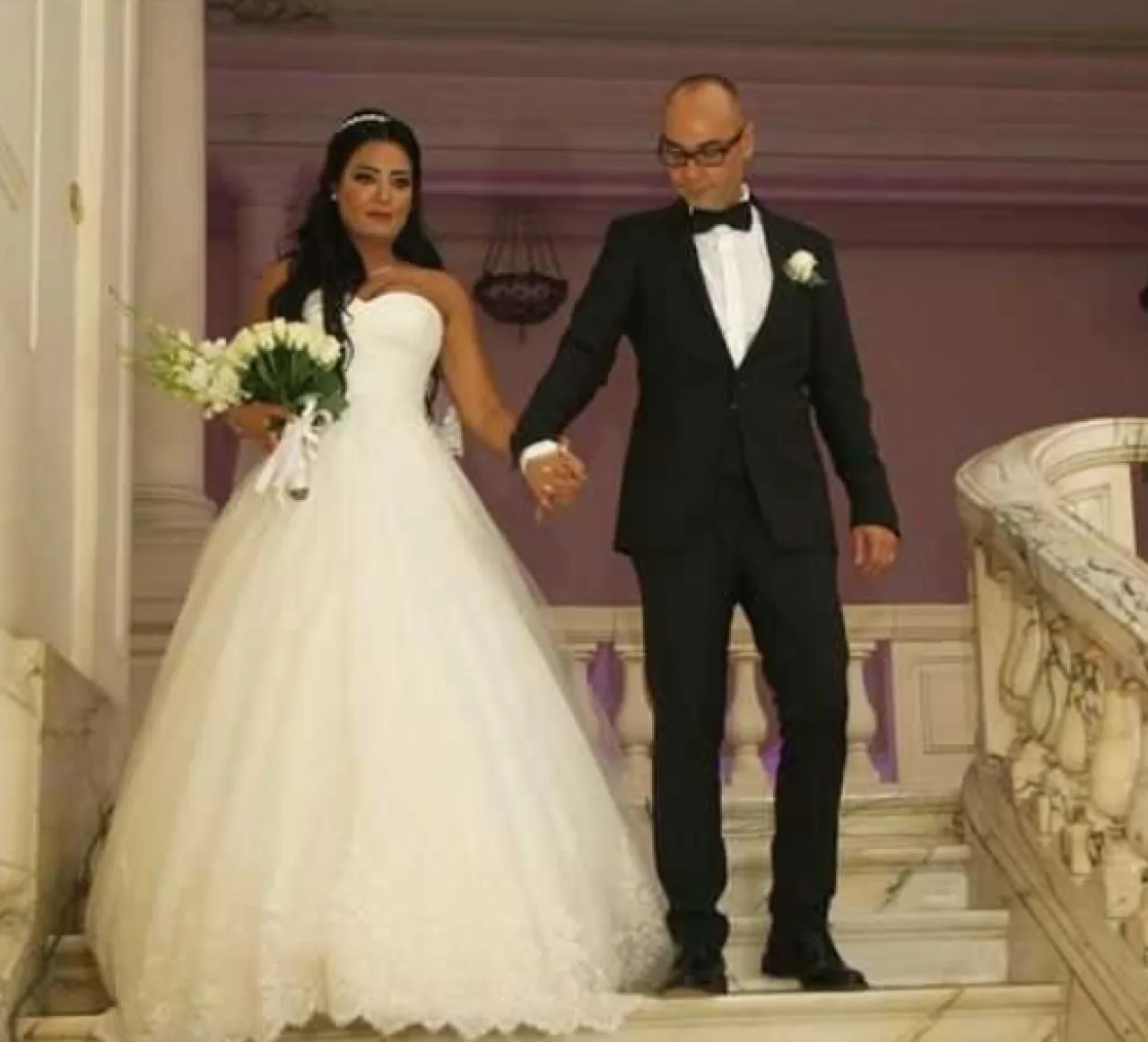 من هي إنجي عبد الله ملكة جمال مصر التي تخلى عنها زوجها بعد إصابتها بورم