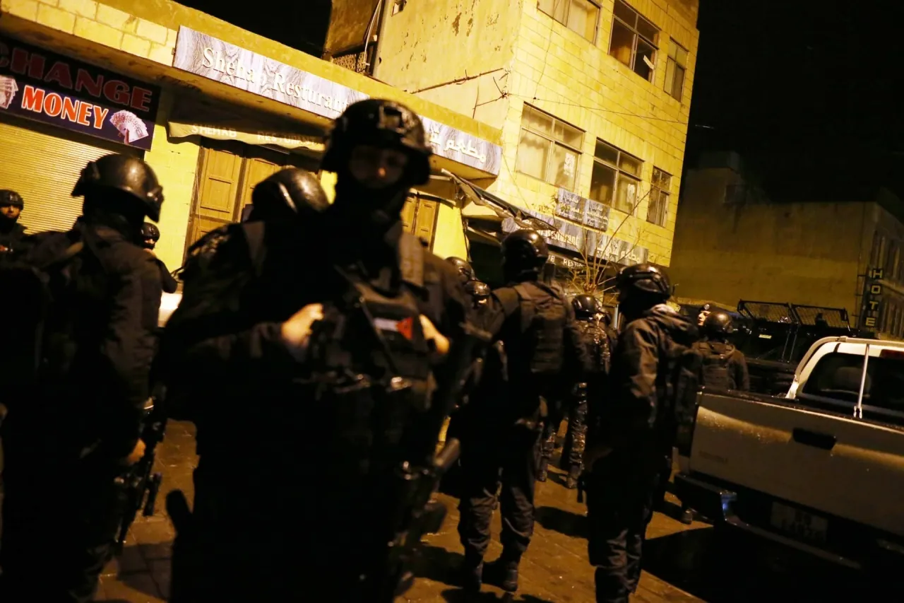 Raid on a shop in Ramtha