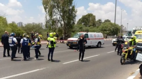 15 إصابة في عملية إطلاق نار مزدوجة شمال القدس المحتلة