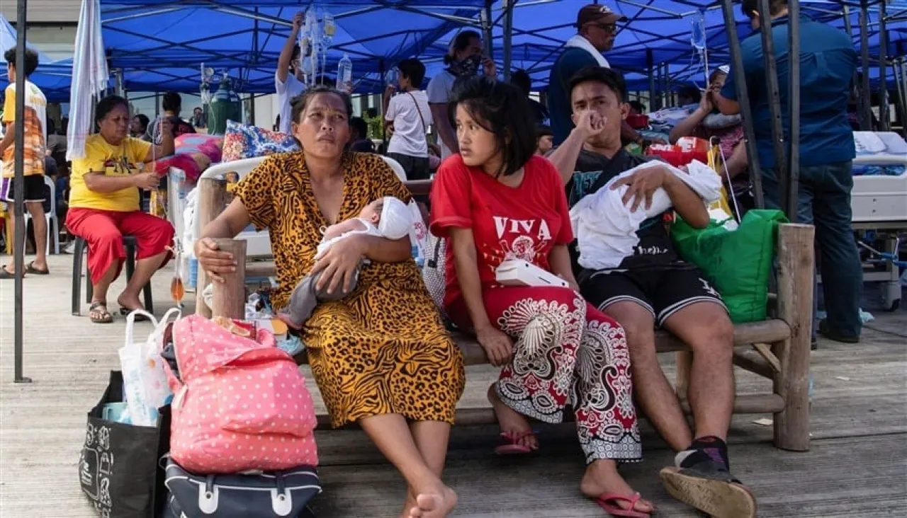 60 قتيلاً على الأقل جرّاء زلزال عنيف ضرب الفلبين