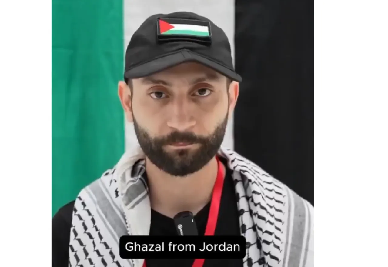 أردني يوجه رسالة مصورة بعد اعتقاله ضمن أسطول الصمود  فيديو