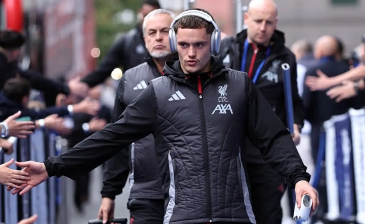 تشابي ألونسو يفاوض مدافع ليفربول المستبعد