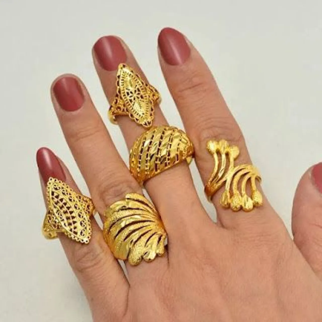 الذهب عند 4000 دولار للأوقية