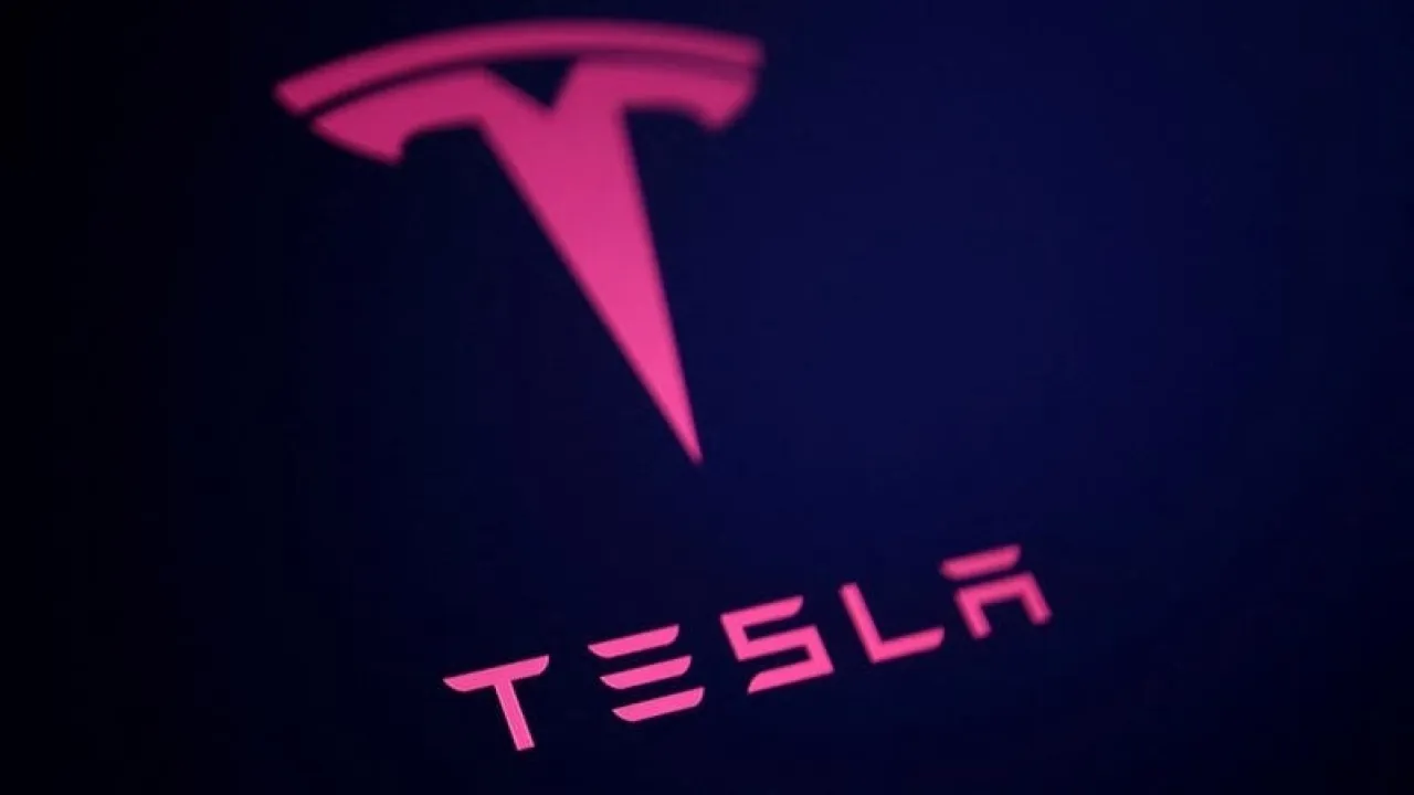 تحقيق أميركي جديد مع تسلا بسبب برنامج القيادة الذاتية الكاملة