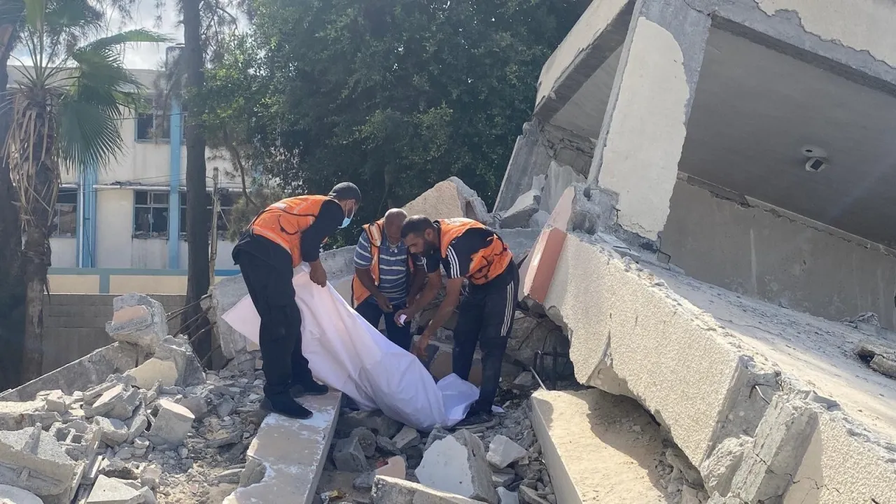 Retrieval of 117 Martyrs in Gaza Over 24 Hours