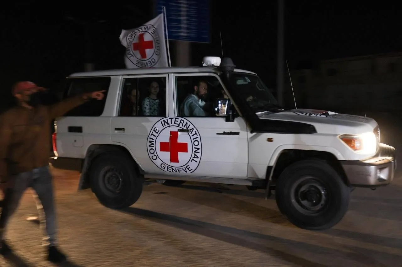 The Red Cross Prepares to Receive Palestinian Prisoners
