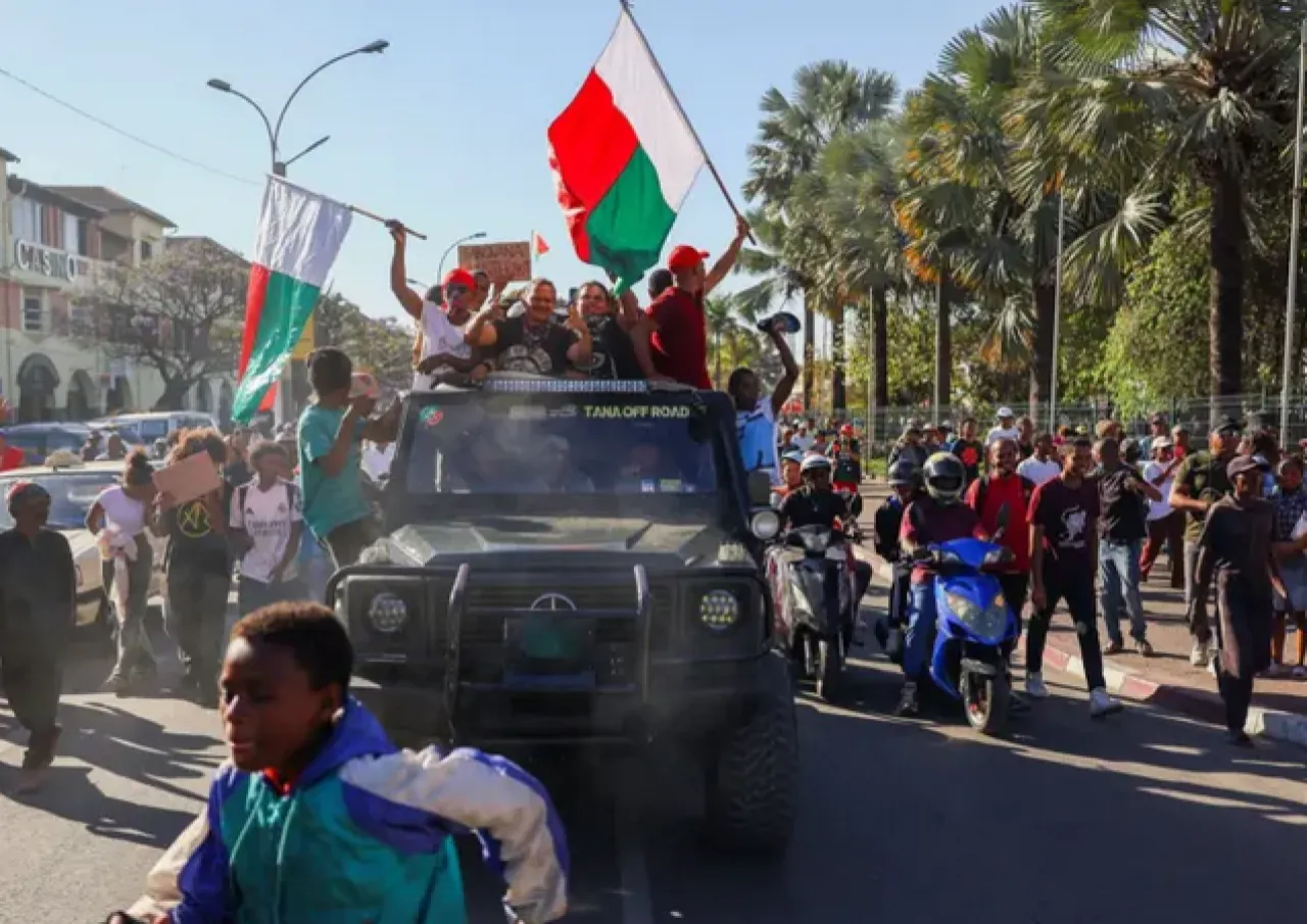 الجيش في مدغشقر يعلن توليه السلطة