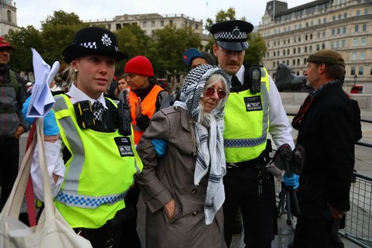 بريطانيا تحاكم العشرات بتهمة دعم منظمة مؤيدة لفلسطين