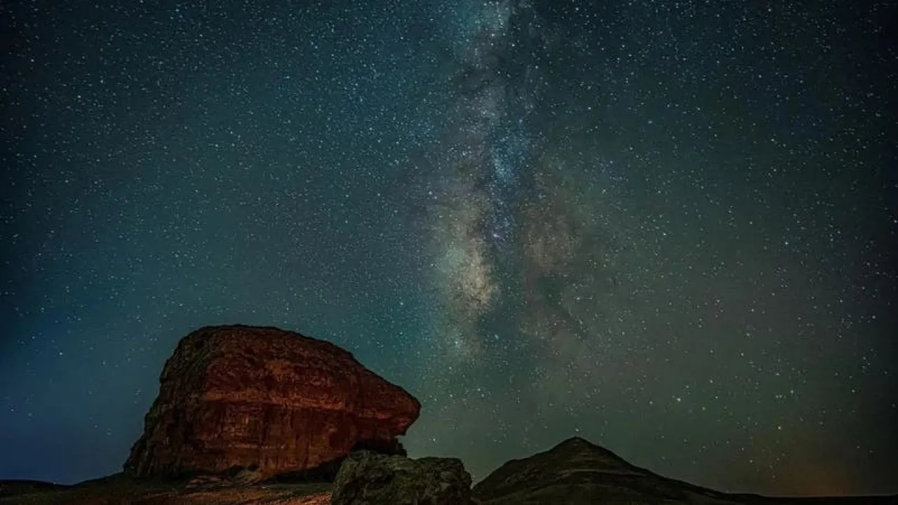 سماء السعودية في أكتوبر تشهد اجتماع نجوم الصيف والشتاء في مشهد فلكي فريد