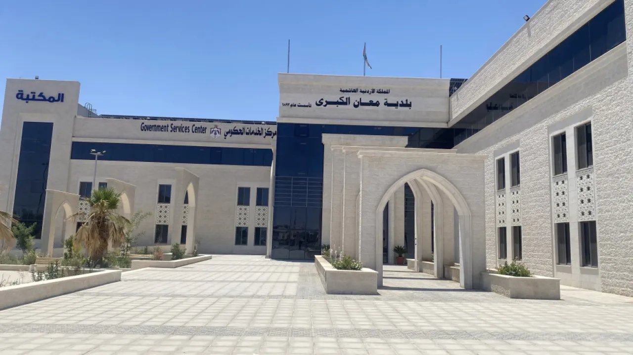 موظفون في بلدية معان يهددون باضراب شامل