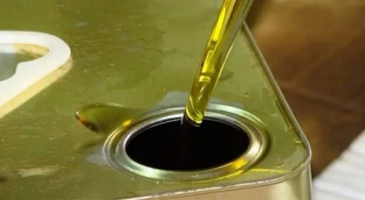 ضبط زيت مغشوش في الكرك معروض باسعار متدنية 