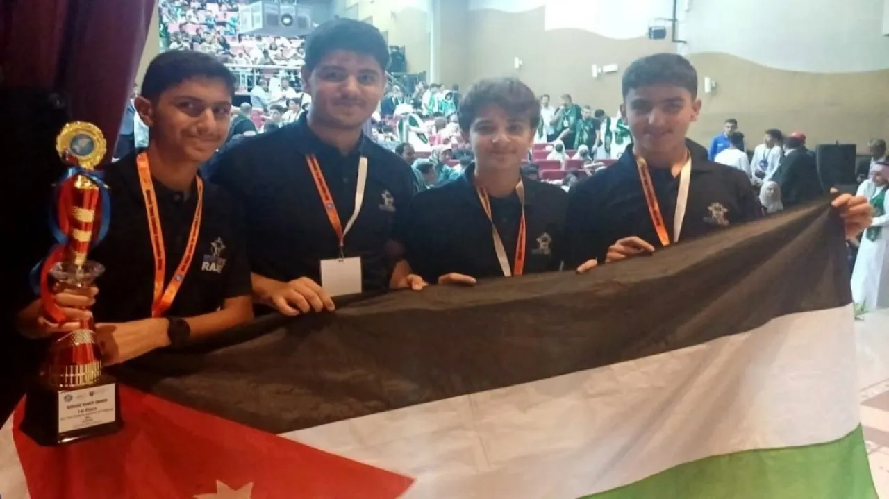 مدرسة الملك عبدالله الثاني للتميز في إربد تفوز ببطولة عالمية للروبوت