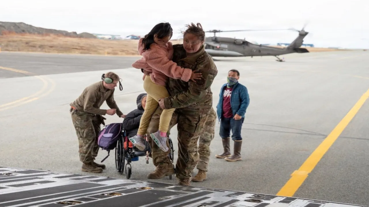 عاصفة في ألاسكا تتسبب في فيضانات شديدة ونزوح سكان