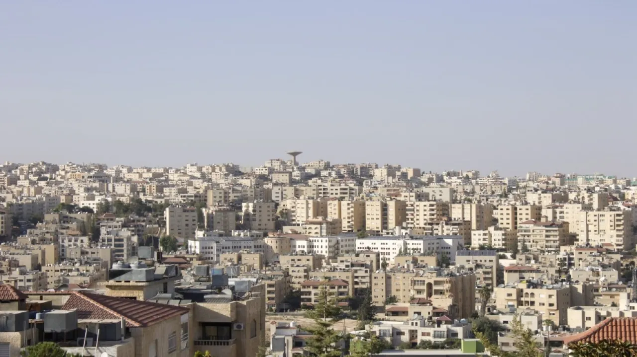 ارتفاع مساحات الأبنية المرخصة في الأردن 175