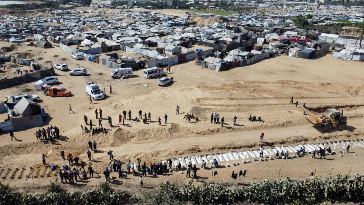 Gaza Health receives bodies of 30 martyrs from occupation through the Red Cross