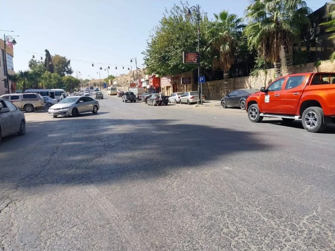 Public Works Begins Maintenance of the Vital Road to Jerash Visitor Center