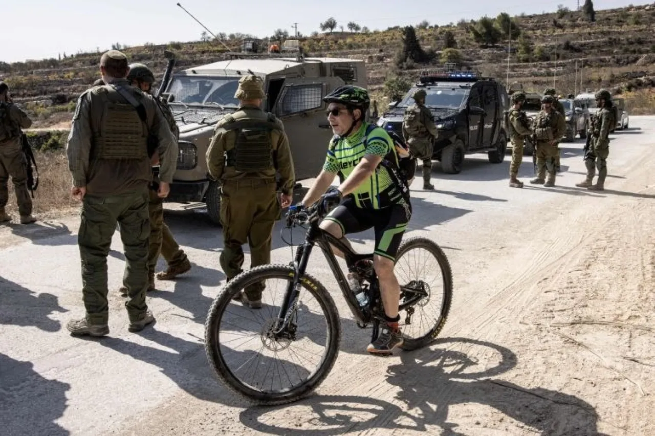 The occupation deports 32 foreign activists who stood in solidarity with Palestinians during the olive picking season