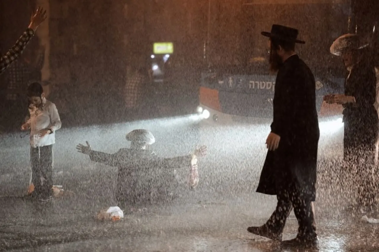 Death is better than the army Haredims slogan in demonstrations in Israel