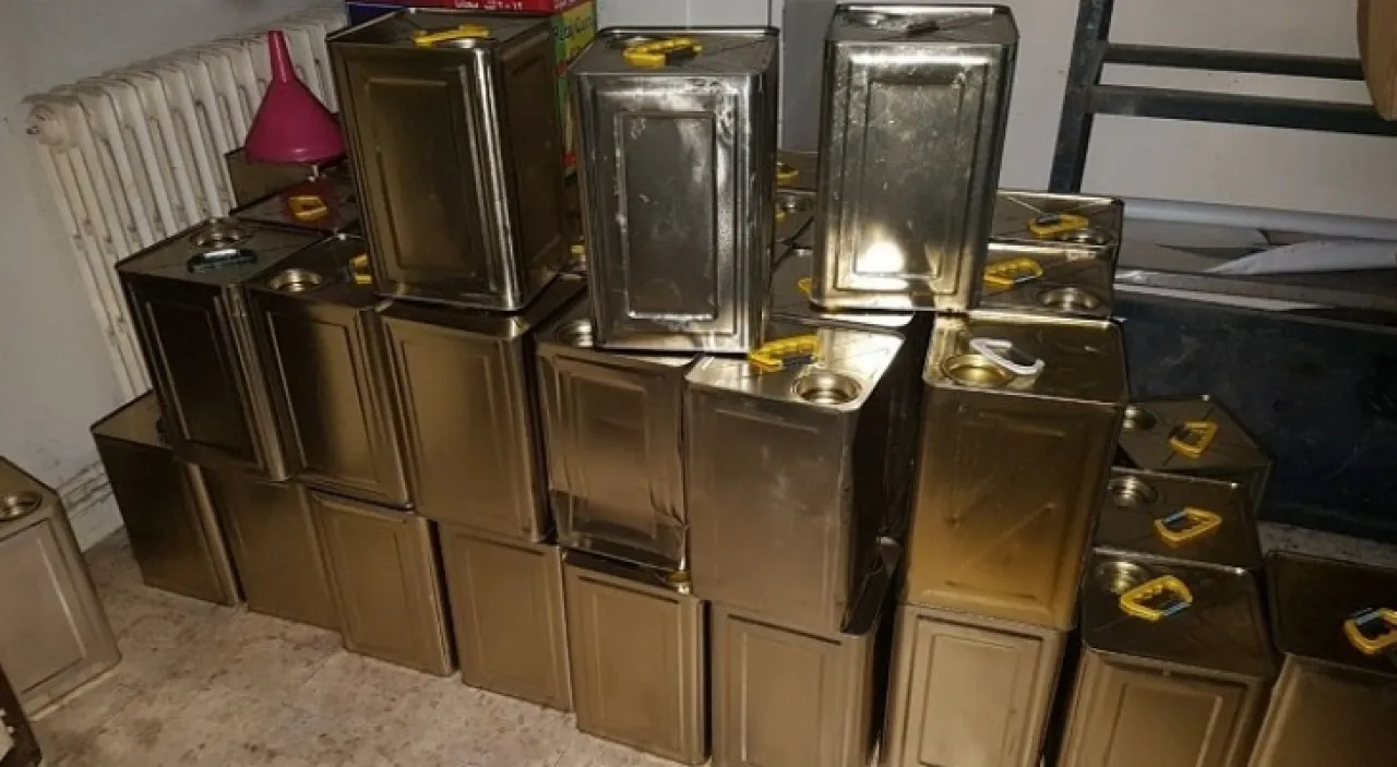 الأحد المقبل يسمح لزوار الأردن من الضفة بإدخال 5 تنكات زيت