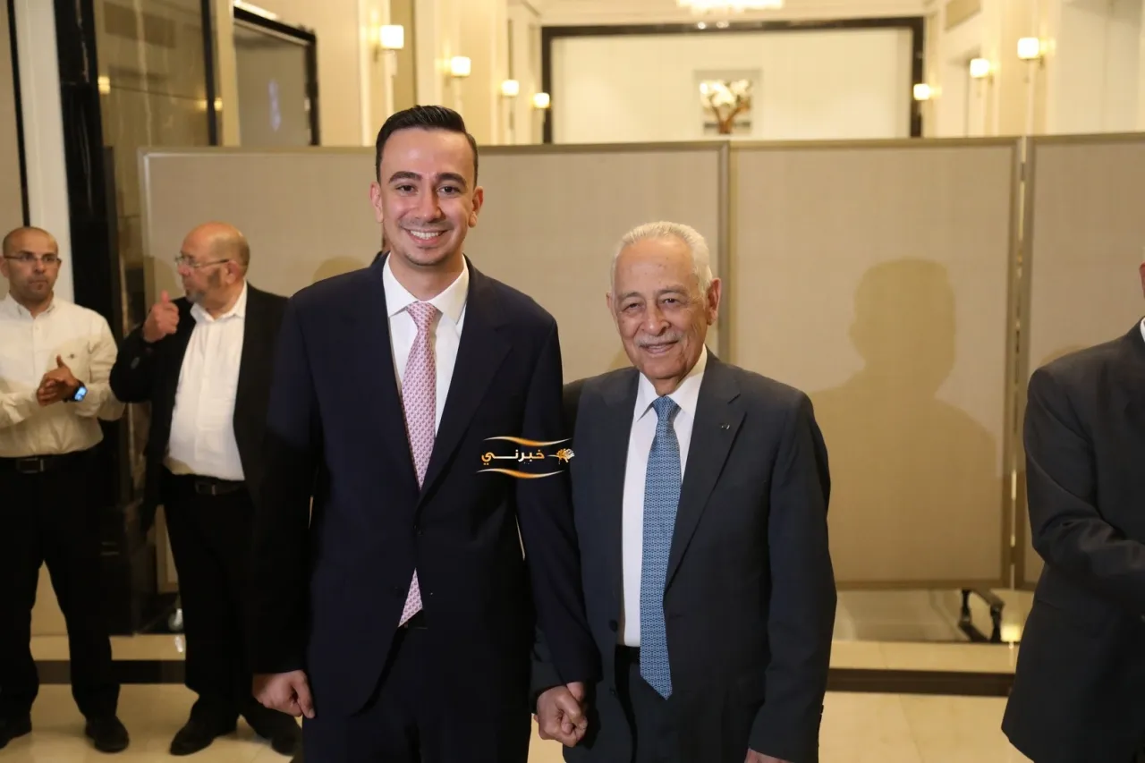 العيسوي طلب و العموش اعطى آل ابو دهيم و آل الحسيني نسايب  صور