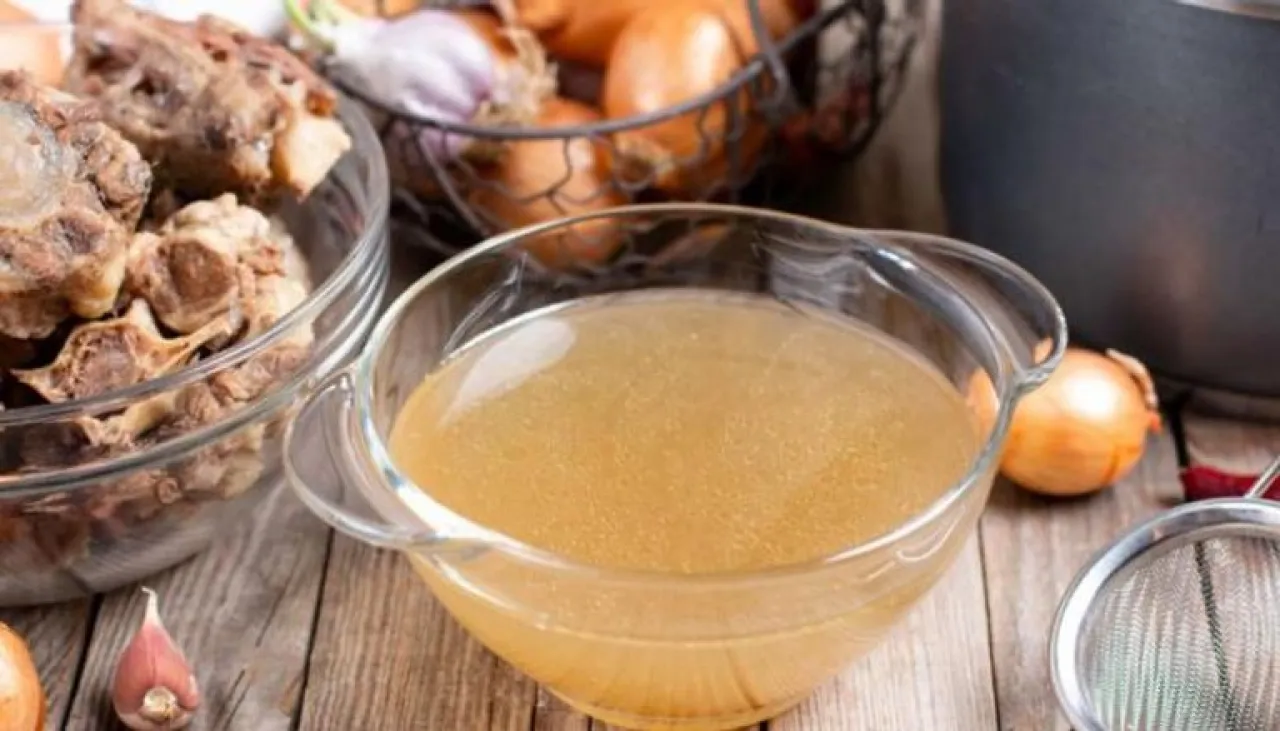 قنديل البحر ومرق العظام أطعمة غير مألوفة لمحاربة تجاعيد البشرة