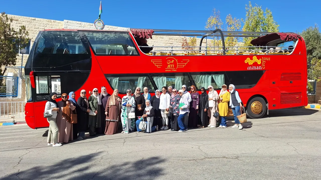 للسيدات أمانة عمان تنظم جولات بباص عمان المكشوف