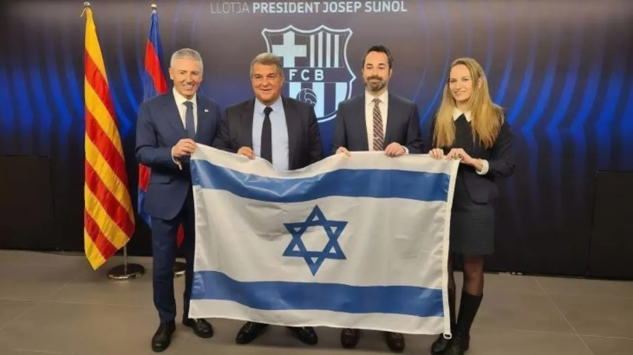 رئيس برشلونة يعلق على موقفه من حرب غزة بـ 3 كلمات