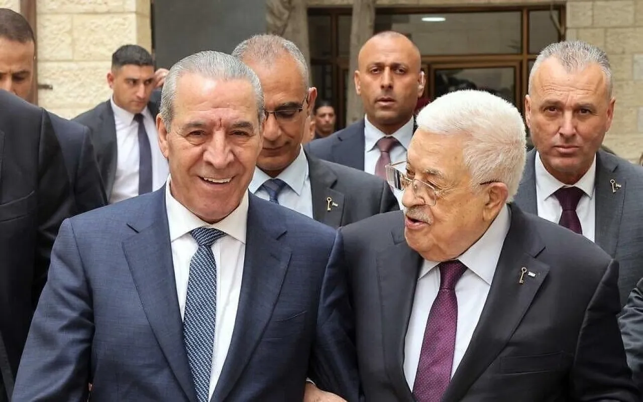 محمود عباس وحسين الشيخ