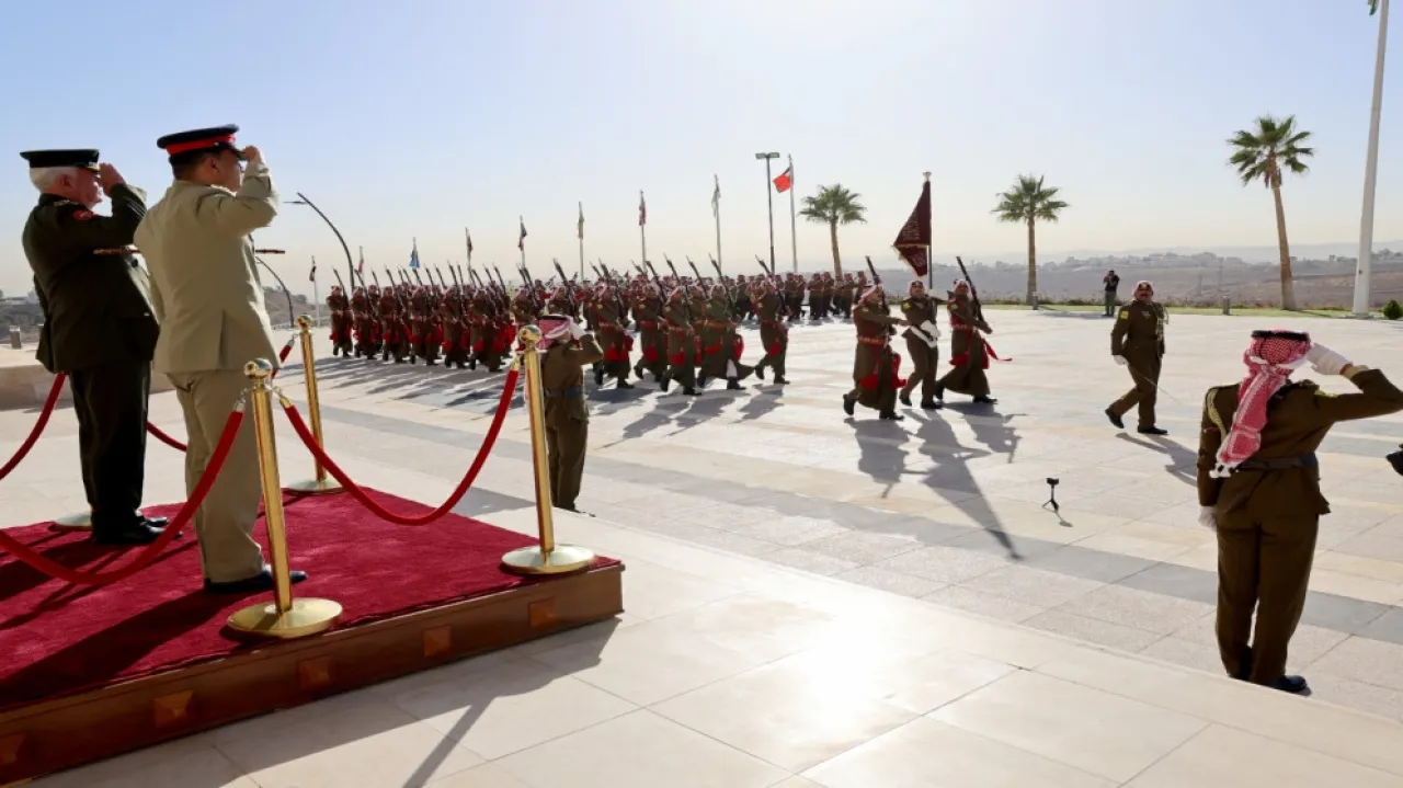 AlHunaiti Discusses Military Coordination with the Chief of Staff of the Pakistani Army