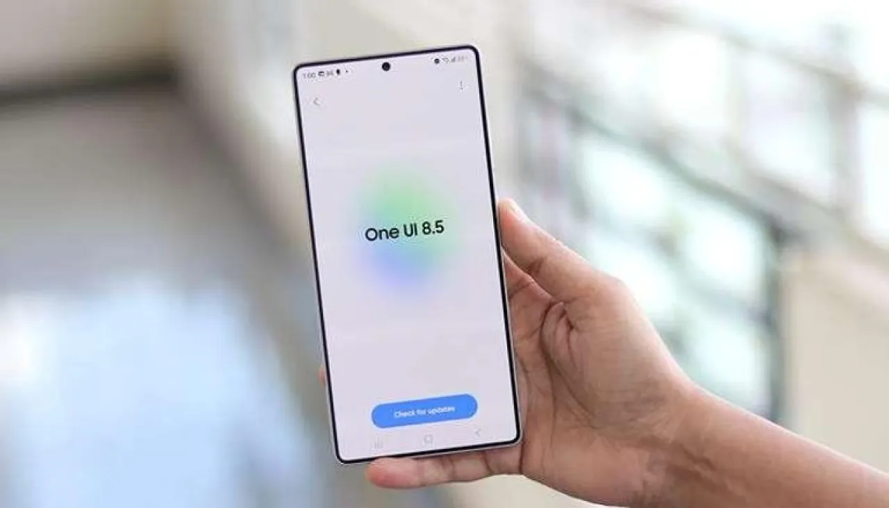 سامسونغ تفاجئ مستخدميها تحديث One UI 85 ميزة تنافس آيفون