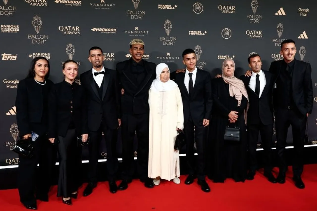 بمبلغ خيالي  لامين جمال يقترب من شراء قصر شاكيرا وبيكيه