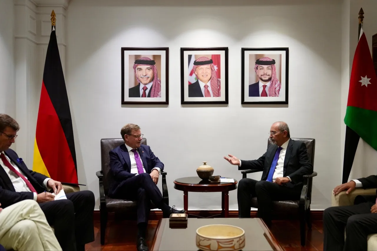 وزير الخارجية يجري مباحثات مع نظيره الألماني