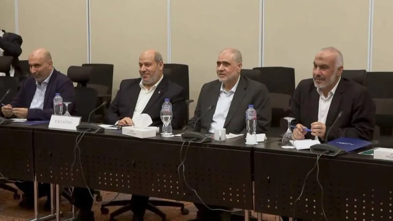 قطر حماس مستعدة للتخلي عن الحكم في غزة ونضغط لنزع سلاحها