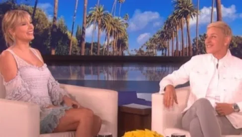 تايلور سويفت تثير الجدل.. هل غسل الساقين والقدمين يومياً ضروري فعلاً؟