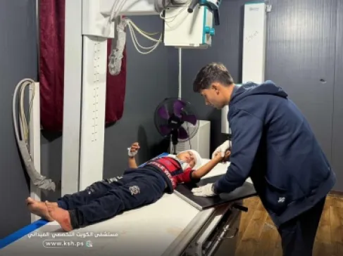 إصابات جراء قصف الاحتلال خيام النازحين في محيط جامعة الأقصى بمنطقة المواصي غرب  خان يونس