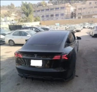 Security detains a vehicle used for reckless driving with autonomous system in Amman