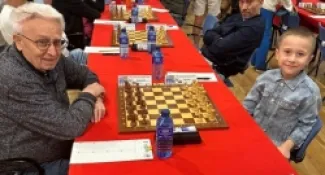 الطفل الألماني جورج أركه (8 أعوام) ومواطنه العجوز هورست مولر (85 عاما)