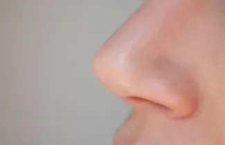 علامة fالأنف تفضح الحالة النفسية للشخص