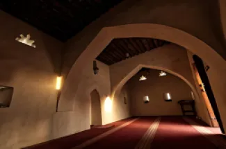 مسجد قديم - تعبيرية