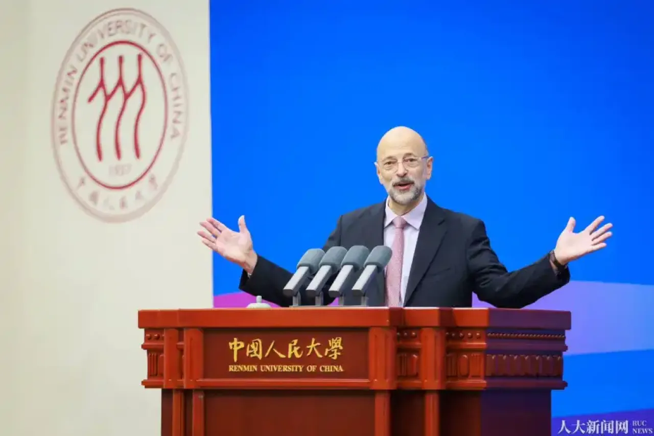 عمر الرزاز يشكر الصين والسبب 