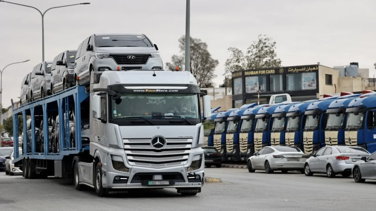 Customs 1803 customs statements completed on Saturday work continues until 12 midnight