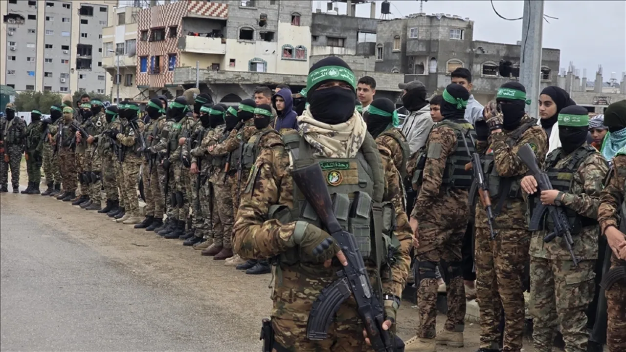 Hamas agrees to remove its fighters from areas behind the yellow line via Red Cross vehicles