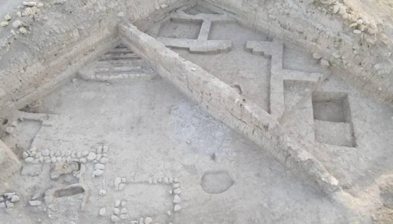 Iraq Discovery of a Mysterious Archaeological Building Believed to Be the First Temple Known to Humanity