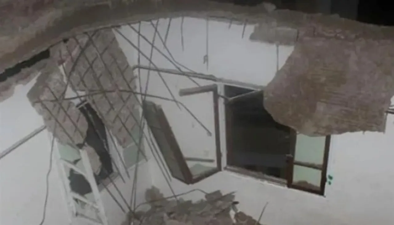 العراق تحقيق عاجل بعد انهيار سقف فصل مدرسي وإصابة طالب  فيديو