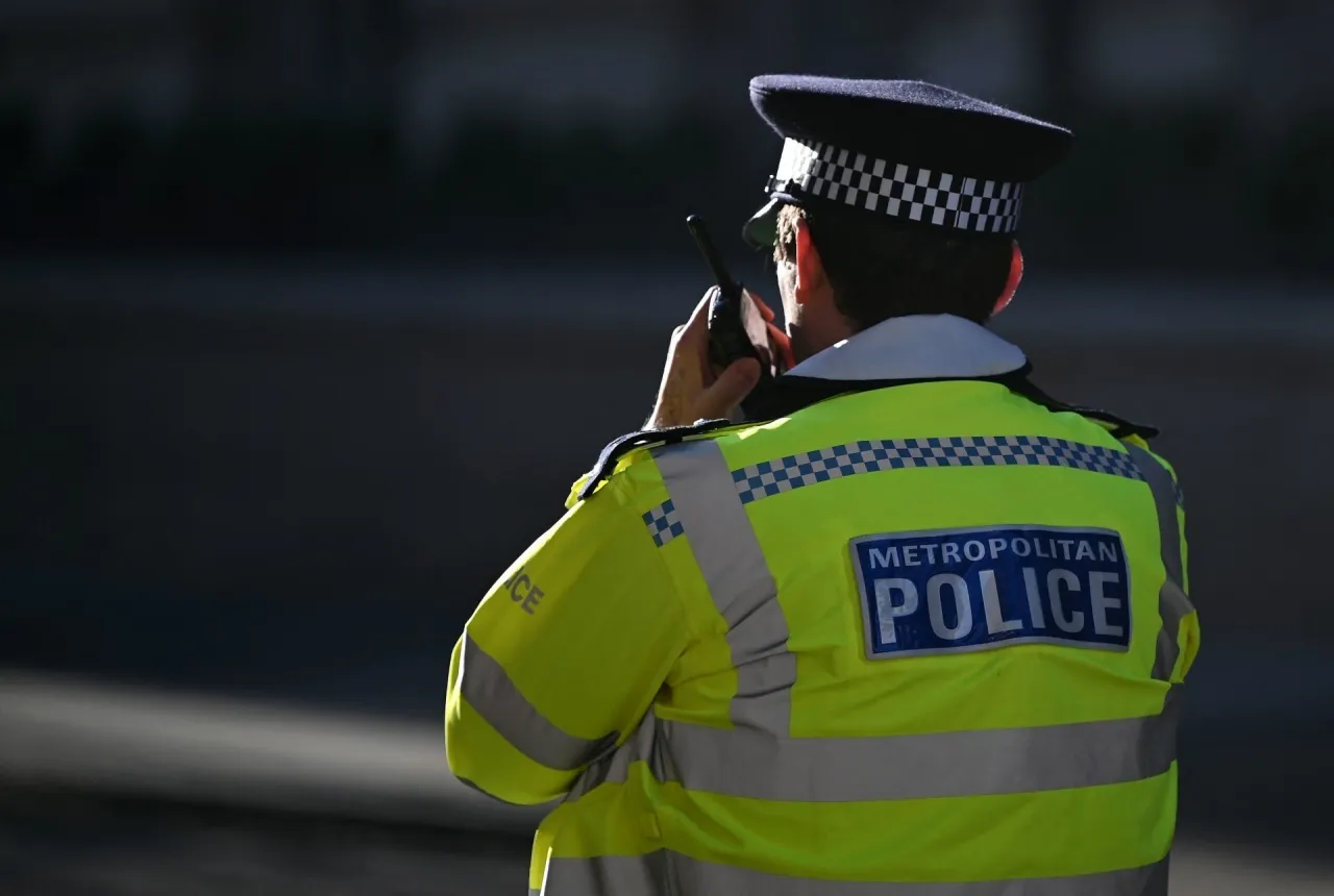 الشرطة البريطانية تعتقل جزائريا بسبب أنفه