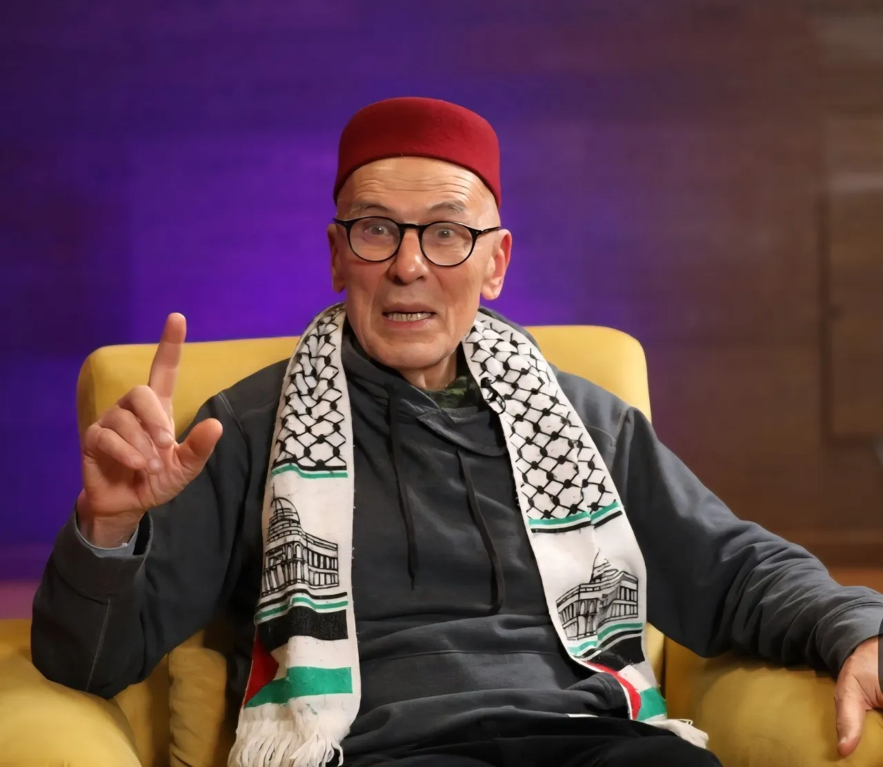 عاش بالكوفية وتزوج فلسطينية   وفاة اليهودي المعادي لاسرائيل صهيون أسيدون