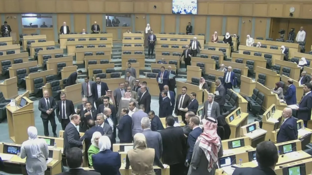 جانب من الجلسة